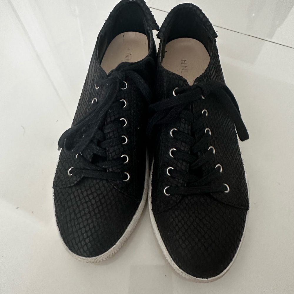 Nine West black leather snakeskin Textured Women's Sneakers